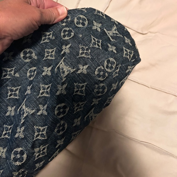 Louis Vuitton Blue Denim Daily GM - Picture 5 of 17